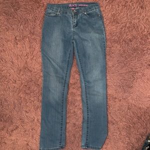 NEVER WORN SUPER SKINNY MEDIUM WASH JEANS